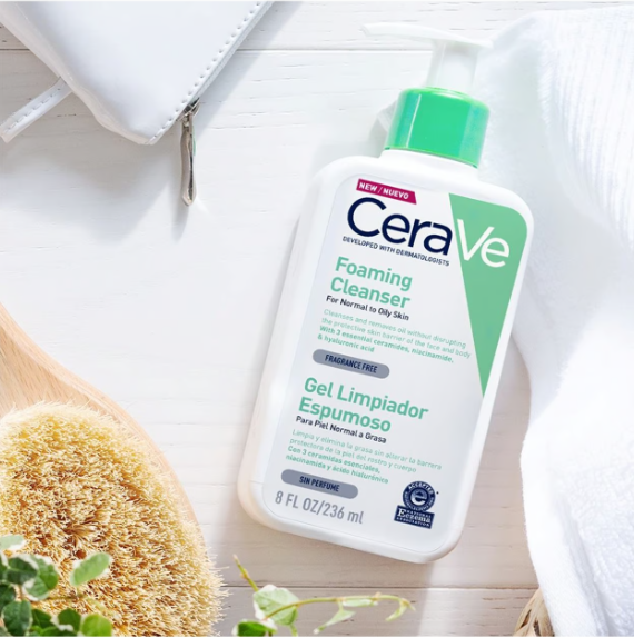 FOAMING CLEANSER para pele normal a olesosa
