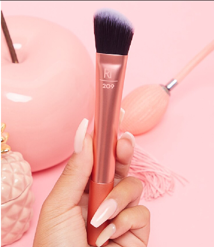 Foundation Brush 209 - Real Techniques